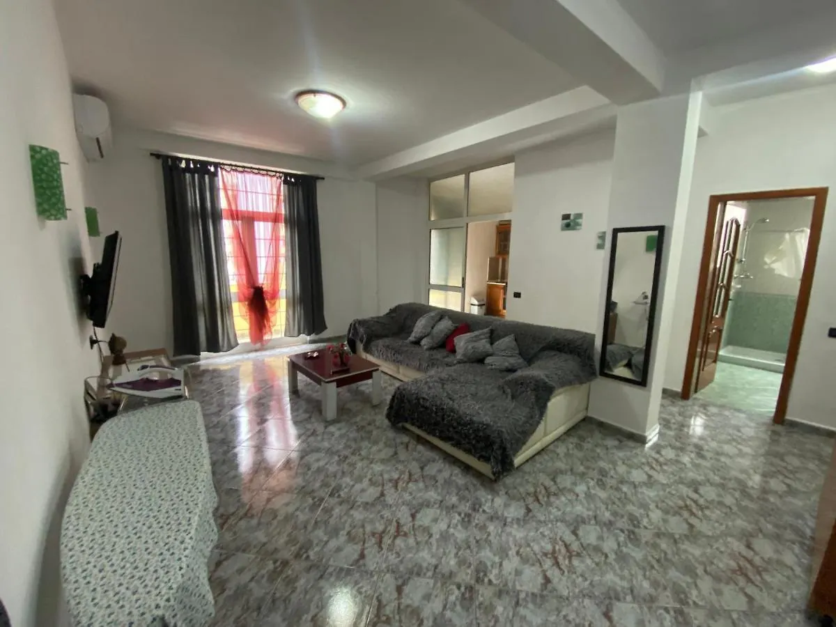 Tirana Apartment 0*,  Albânia